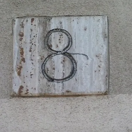 Myroom Statuto בית הארחה